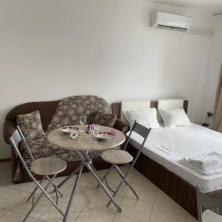 Festival Apartman *